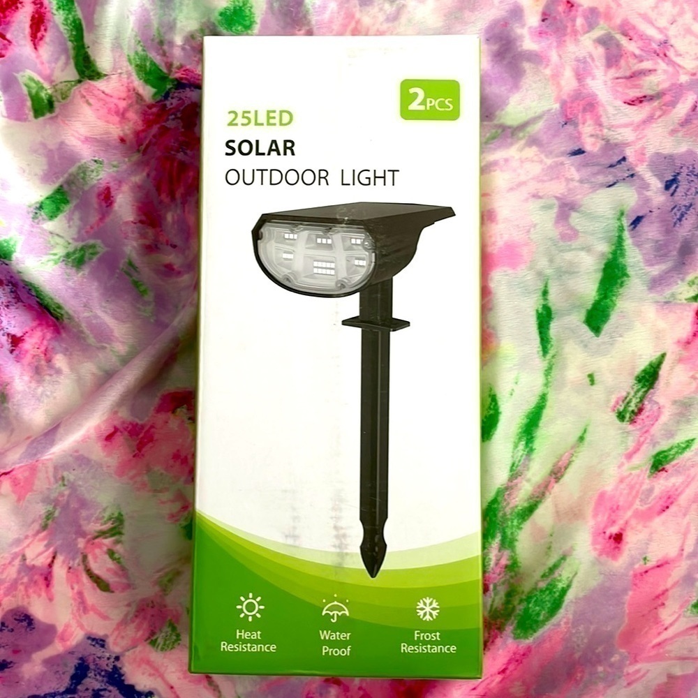 Brand New Set of 2 Solar Spot Lights Outdoor Waterproof Dark Sensing Auto On/Off
